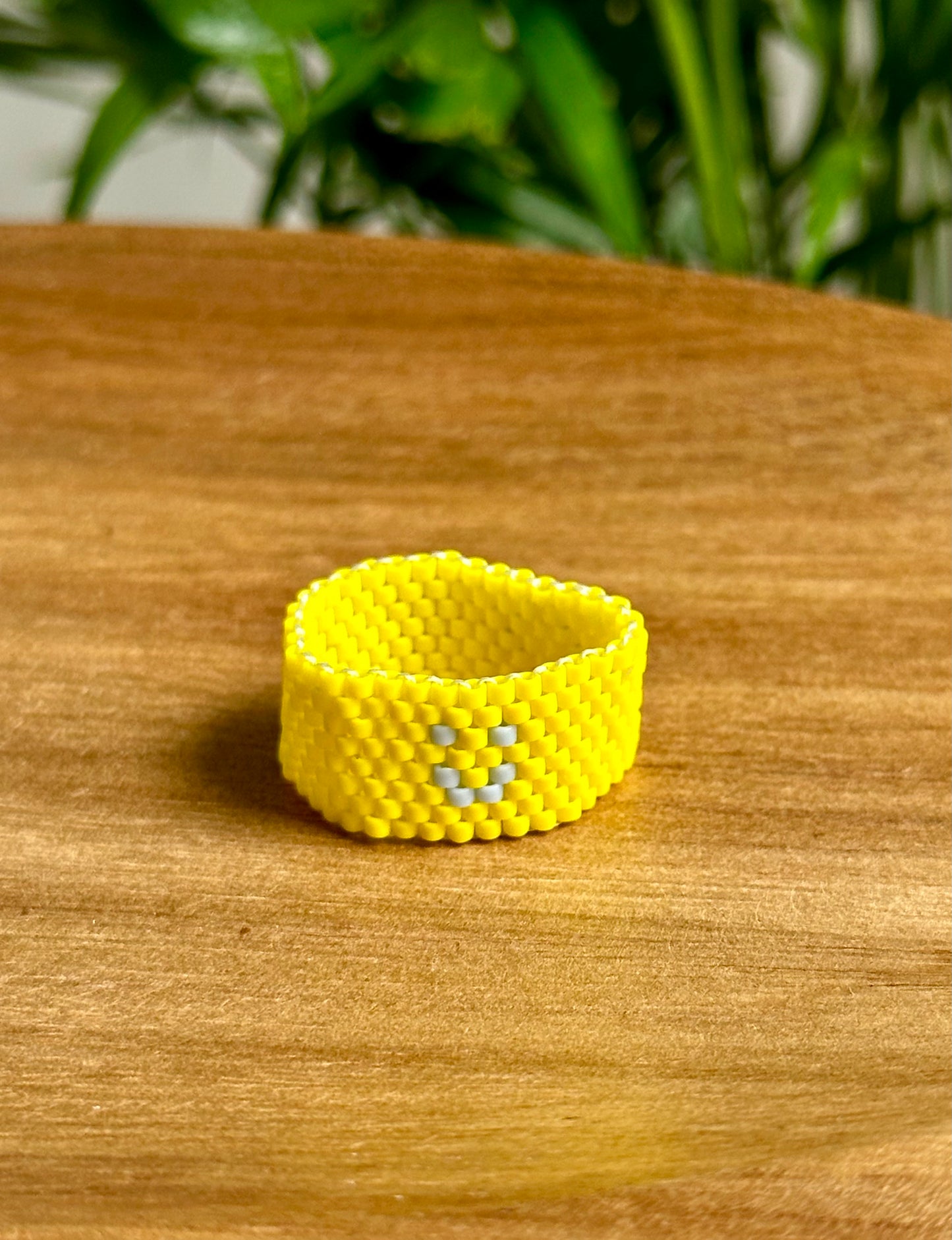 "Pop Smile" , colorful beaded handmade ring